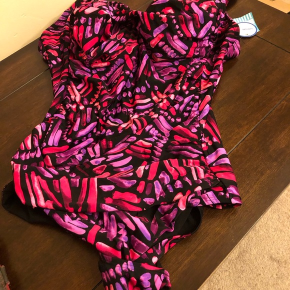 Gorgeous Plus Size Swimsuits For All Bathing Suit- NWT - Picture 2 of 5